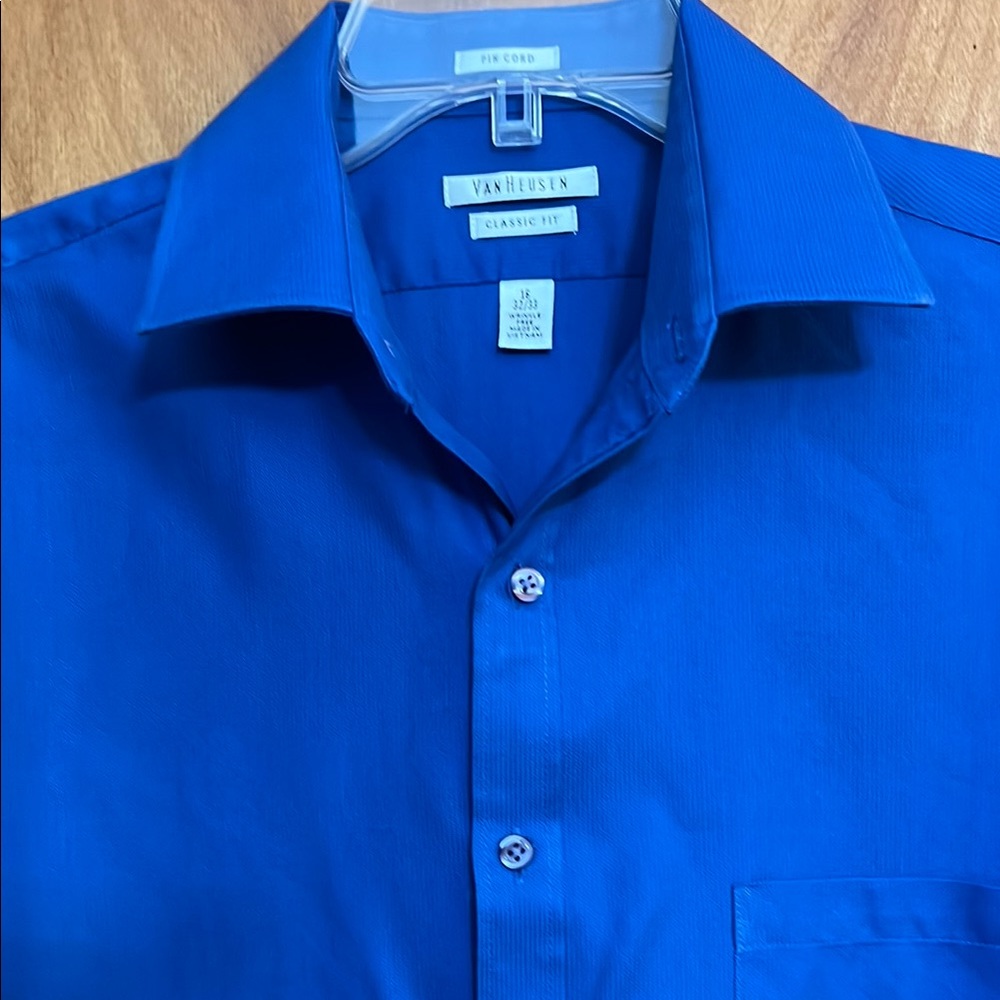 Van Heusen Blue Dress Shirt Classic Design Size 16 32/33 Wrinkle Free Classic Fi - Picture 2 of 7